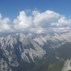 Flugwegposition um 15:42:23: Aufgenommen in der Nähe von Innsbruck, Österreich in 2408 Meter